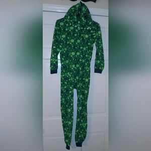 The Children's Place Green Pebble Pattern Footie